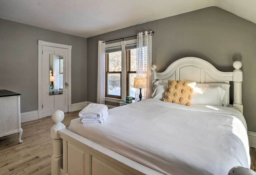 Saint Paul Home In Historic Cathedral Hill