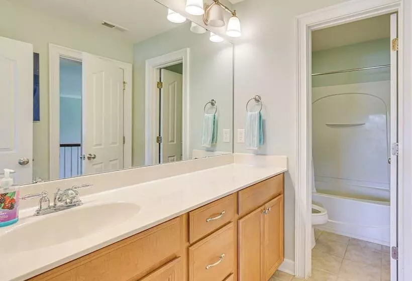 Spacious High Point Family Home W/ Yard & Grill