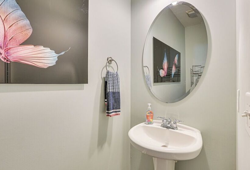 Spacious High Point Family Home W/ Yard & Grill