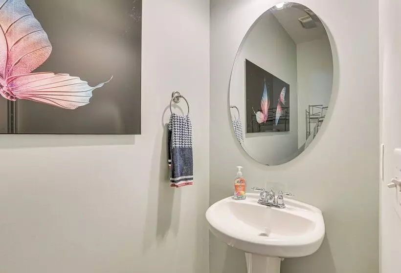 Spacious High Point Family Home W/ Yard & Grill