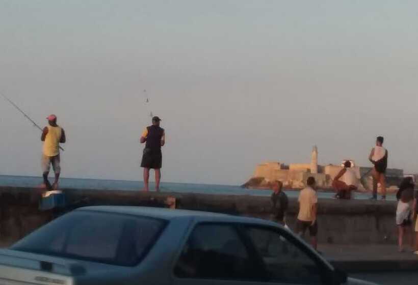 پانسیون Casa Dayami De Cervantes