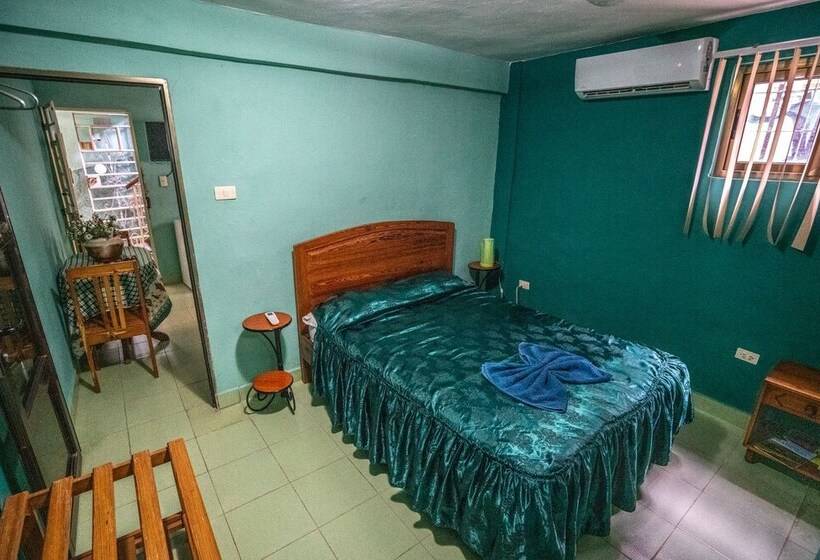 پانسیون Casa Dayami De Cervantes