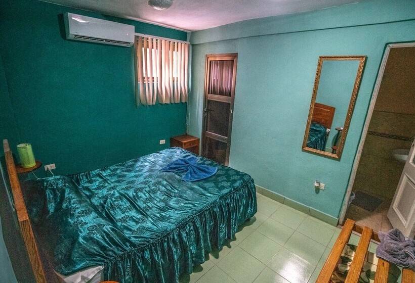 پانسیون Casa Dayami De Cervantes