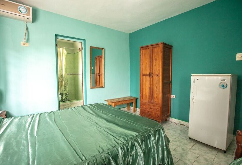 پانسیون Casa Dayami De Cervantes