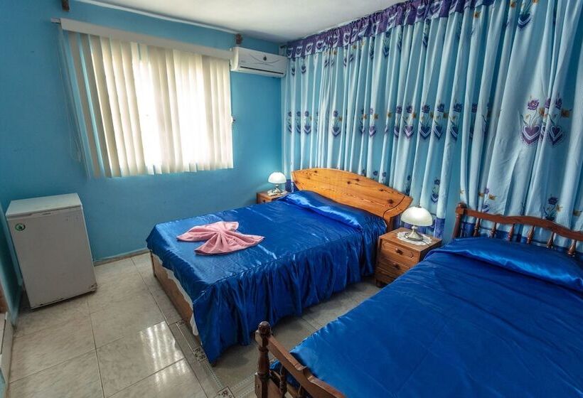 پانسیون Casa Dayami De Cervantes