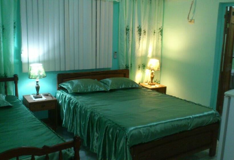 پانسیون Casa Dayami De Cervantes