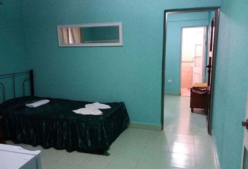 پانسیون Casa Dayami De Cervantes