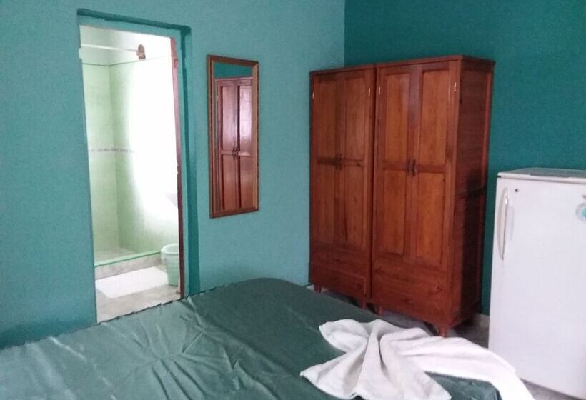 پانسیون Casa Dayami De Cervantes