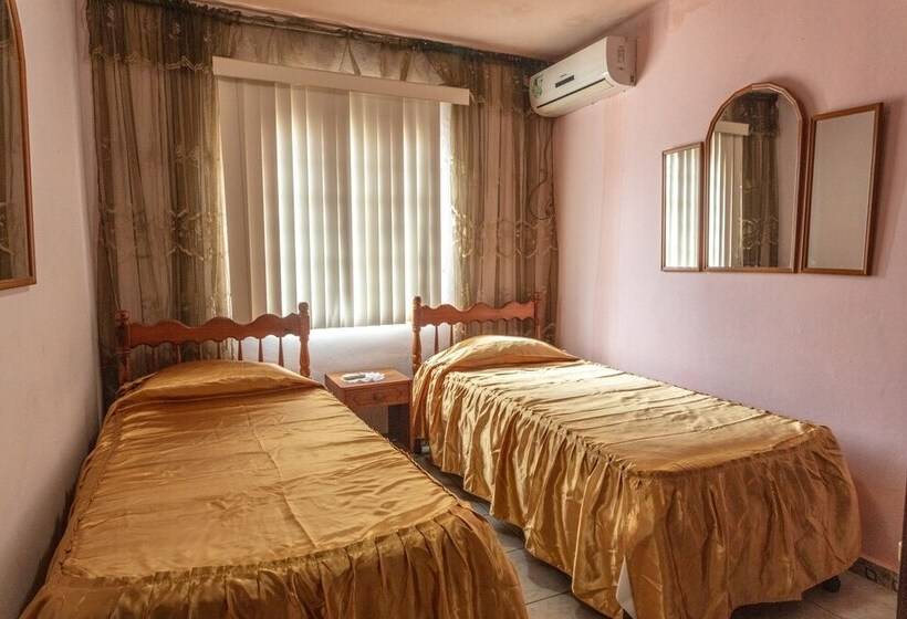 پانسیون Casa Dayami De Cervantes