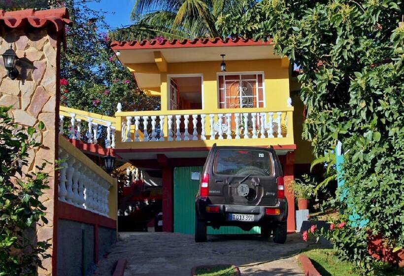 پانسیون Hostal Palmarito