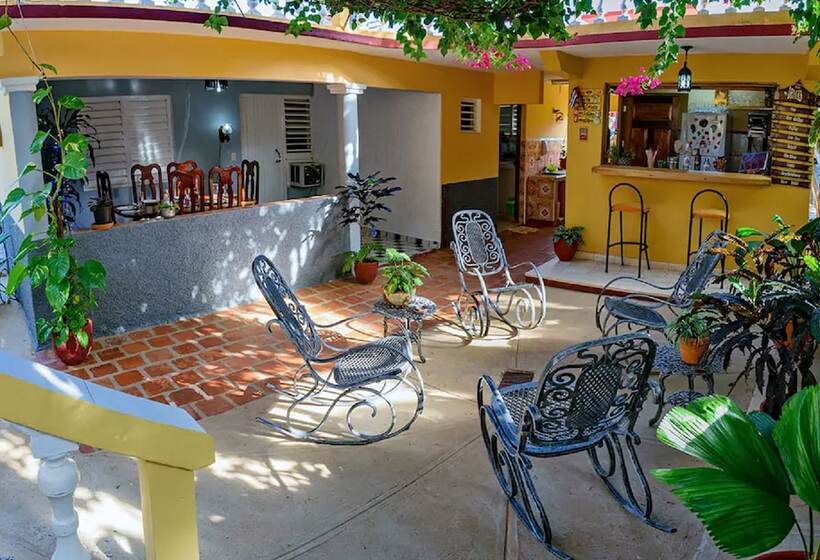 پانسیون Hostal Palmarito