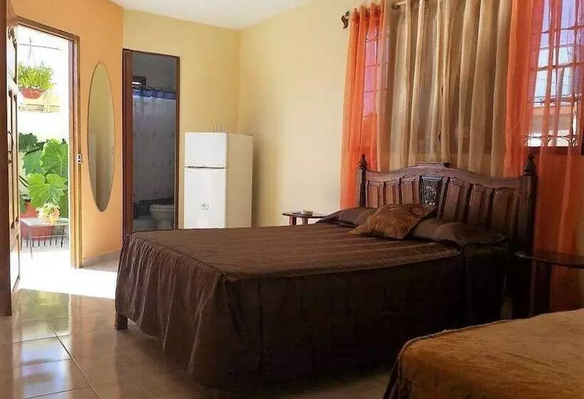 پانسیون Hostal Torre Sur