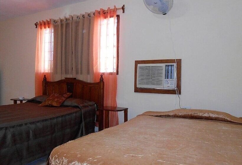 پانسیون Hostal Torre Sur