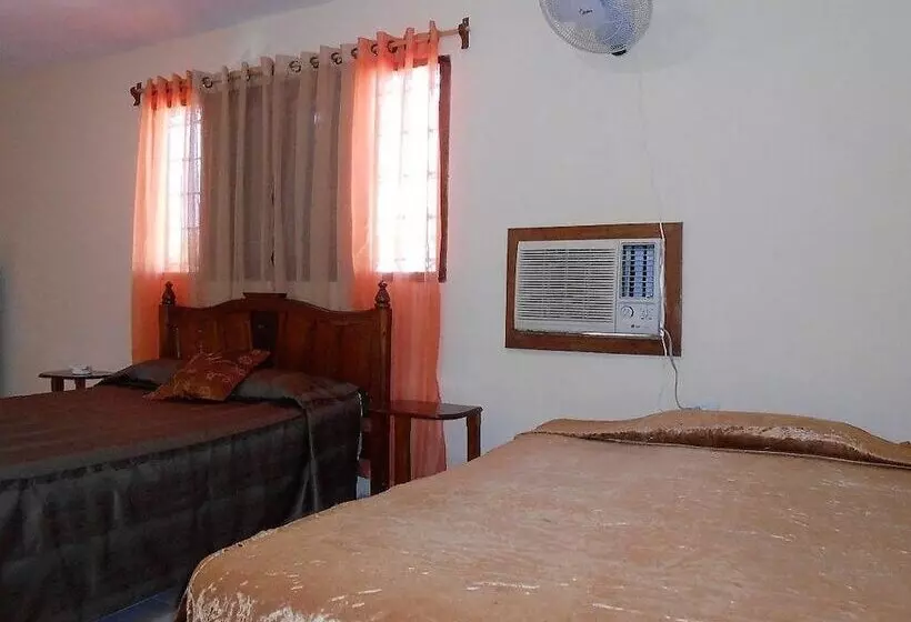 پانسیون Hostal Torre Sur