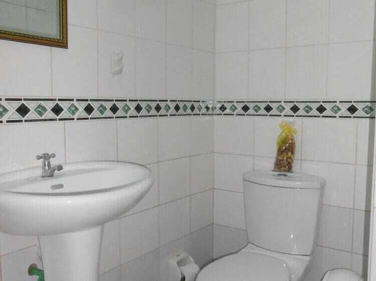 پانسیون Hostal Torre Sur