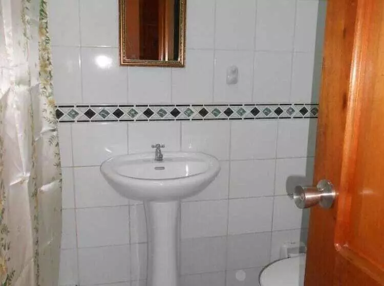 پانسیون Hostal Torre Sur