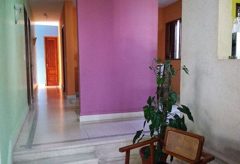 پانسیون Hostal Torre Sur