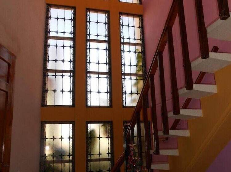 پانسیون Hostal Torre Sur