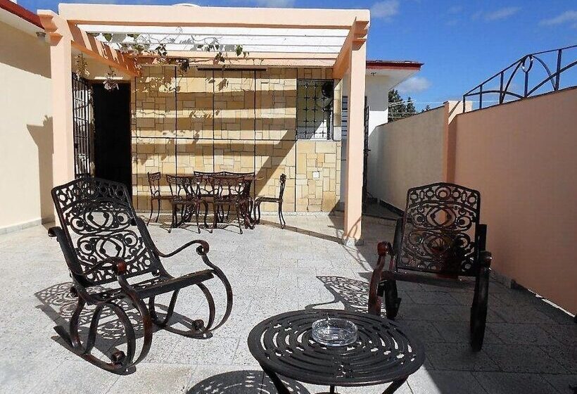 پانسیون Hostal Torre Sur