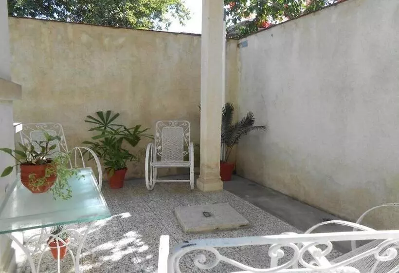 پانسیون Hostal Torre Sur