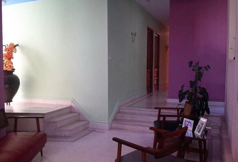 پانسیون Hostal Torre Sur