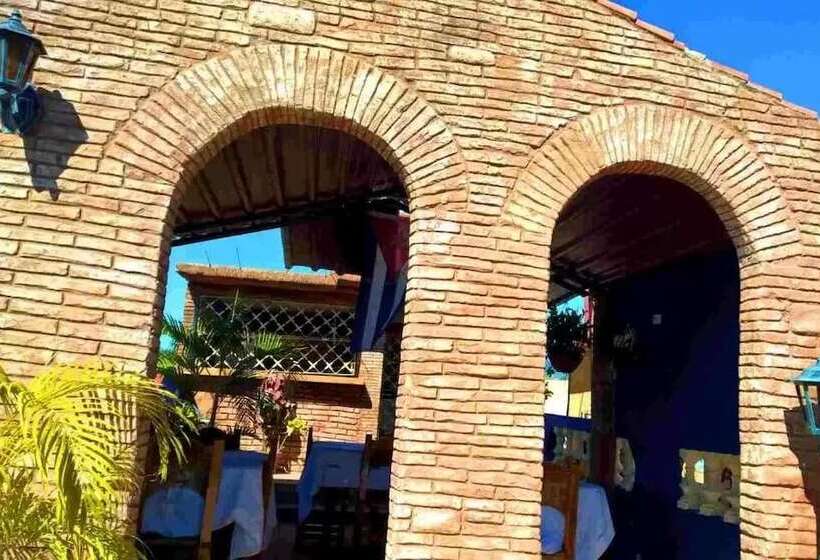 پانسیون Hostal Valmaseda