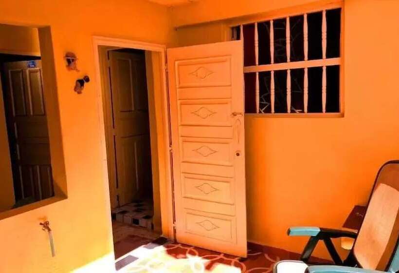 پانسیون Hostal Valmaseda