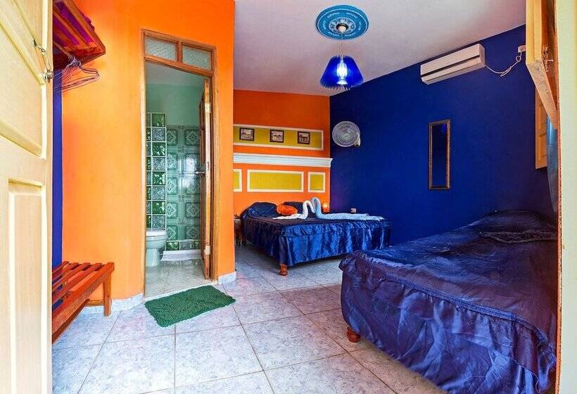 پانسیون Hostal Valmaseda