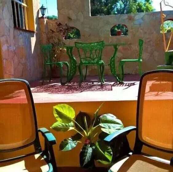 پانسیون Hostal Valmaseda