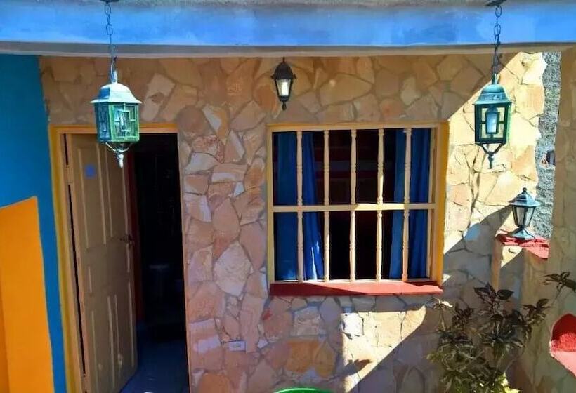 پانسیون Hostal Valmaseda