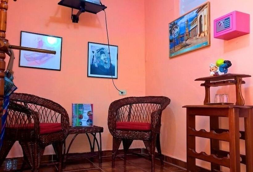 پانسیون Hostal Valmaseda