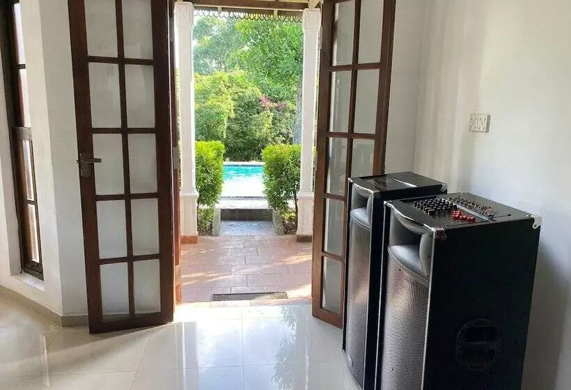 Majatalo Stadium Reach Layathraa