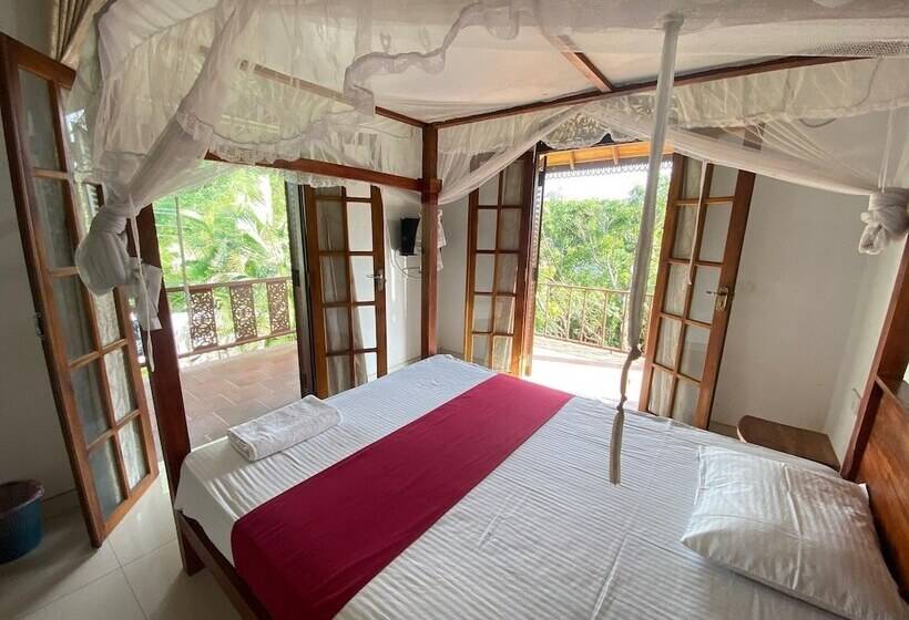 Pension Stadium Reach Layathraa