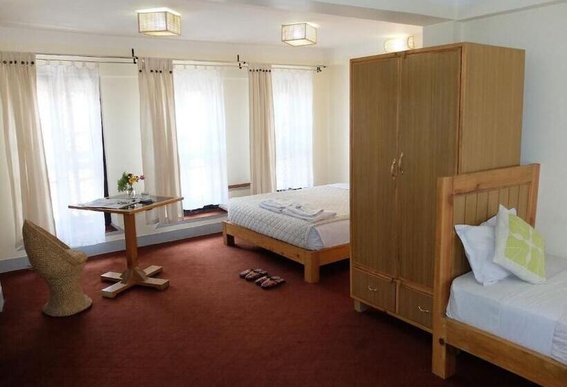 تختخواب و صبحانه Lalit Heritage Home