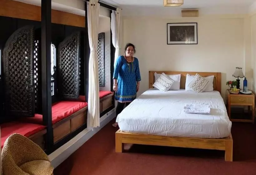 تختخواب و صبحانه Lalit Heritage Home