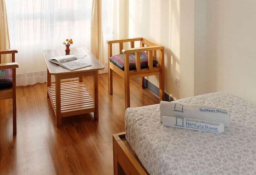 تختخواب و صبحانه Lalit Heritage Home