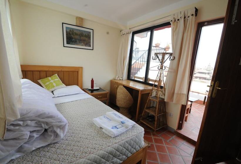 تختخواب و صبحانه Lalit Heritage Home