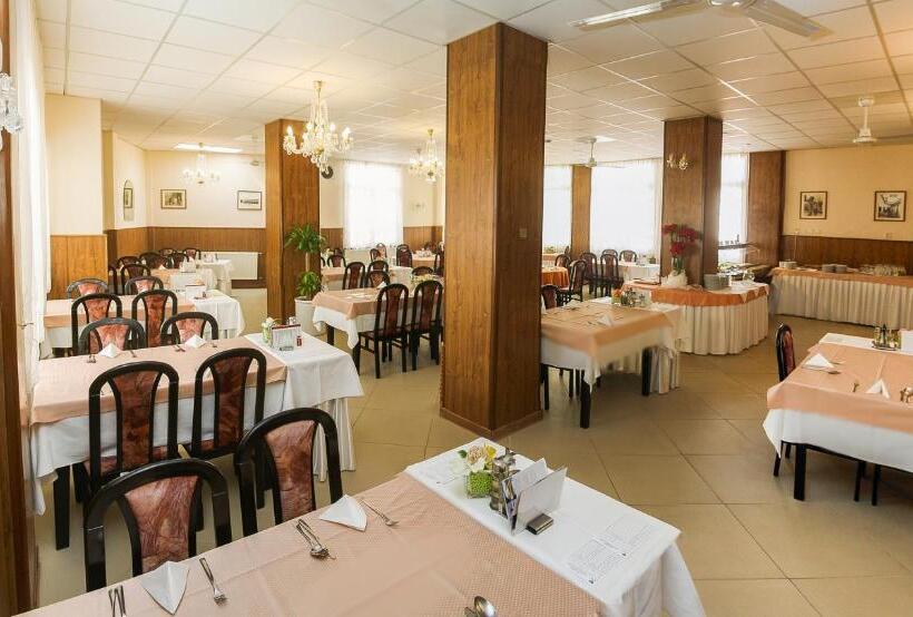 ホテル Ensana Vila Trajan