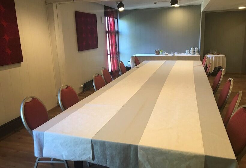 فندق Li Kiteenhovi