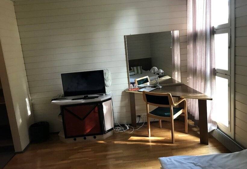 فندق Li Kiteenhovi