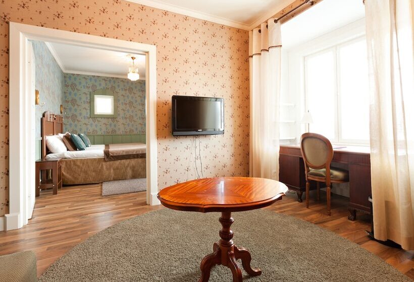 בית מלון כפרי Liravintola Alma