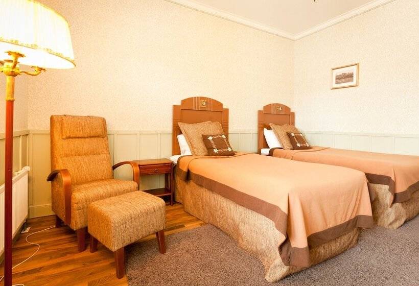 בית מלון כפרי Liravintola Alma