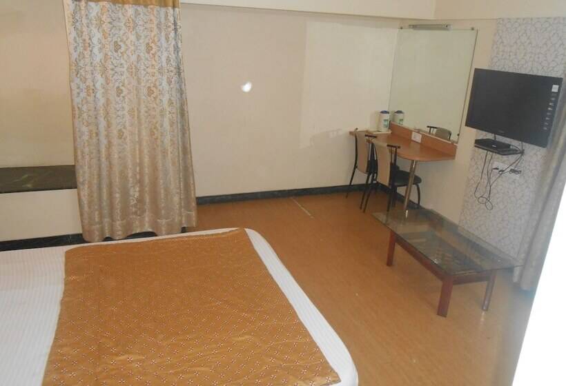 Отель Pooja International