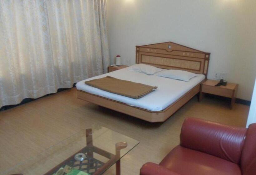 Отель Pooja International