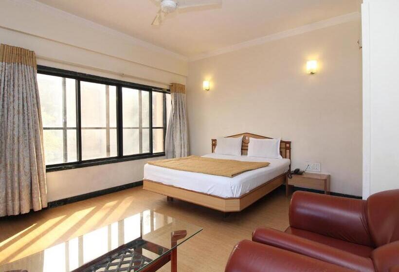 Отель Pooja International