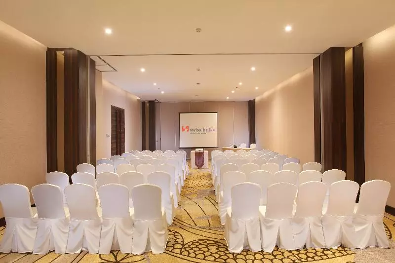 Hotel Swissbelinn Karawang