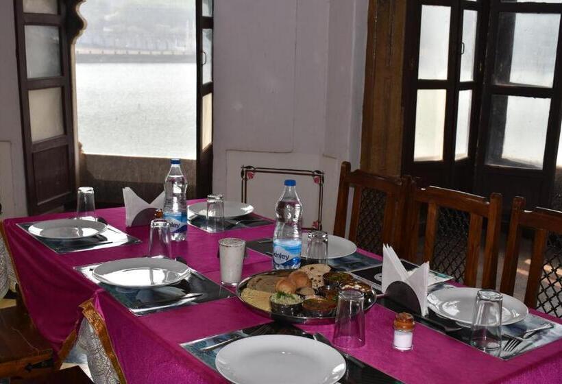 ホテル Nawal Sagar Palace   Bundi