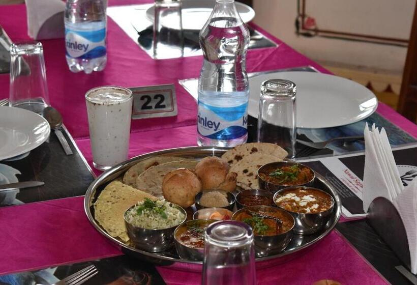 ホテル Nawal Sagar Palace   Bundi