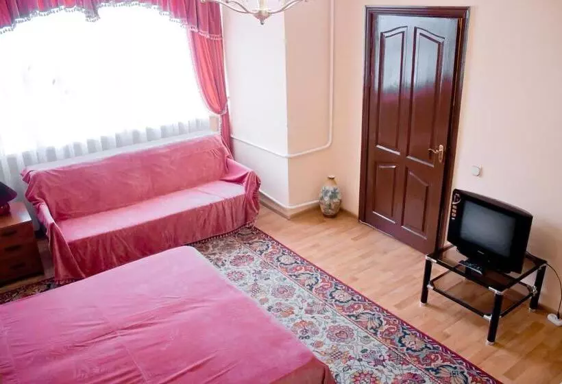 Hotel Uyut
