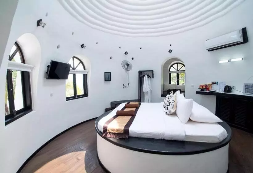Moonlight Resort